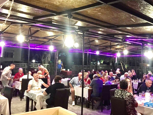 别墅俱乐部酒店主图