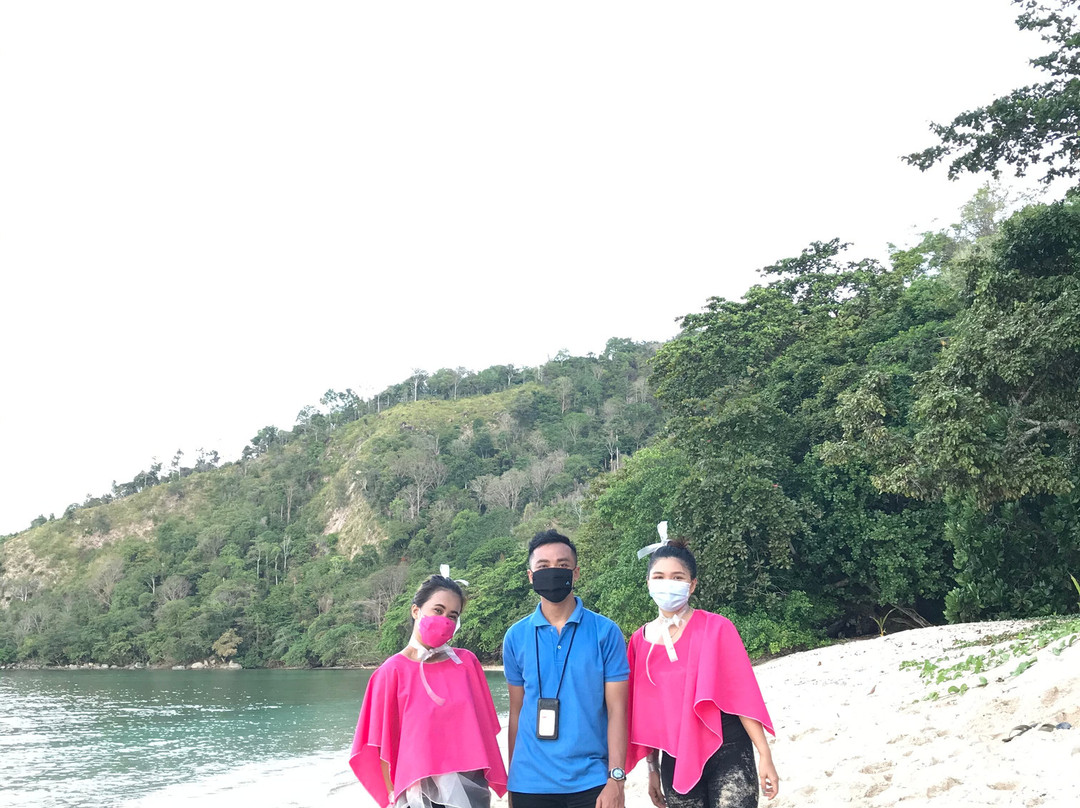 Pulisan Beach景点图片
