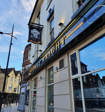 The Billy Wright-沃尔夫汉普顿必去景点