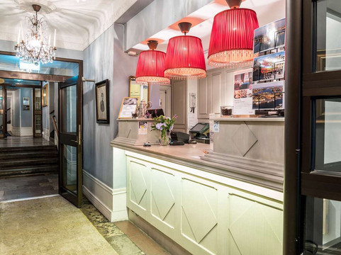 格姆拉斯坦里卡酒店主图