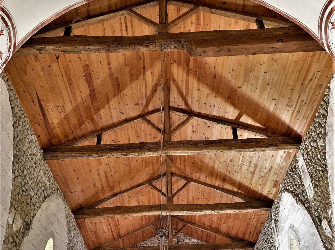 Église paroissiale de l’Exaltation de-la-Sainte-Croix景点图片