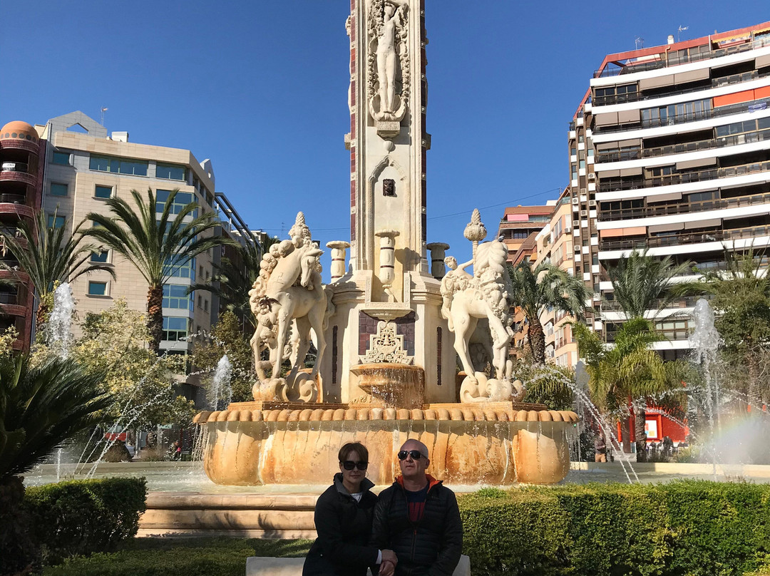 Plaza de Los Luceros景点图片