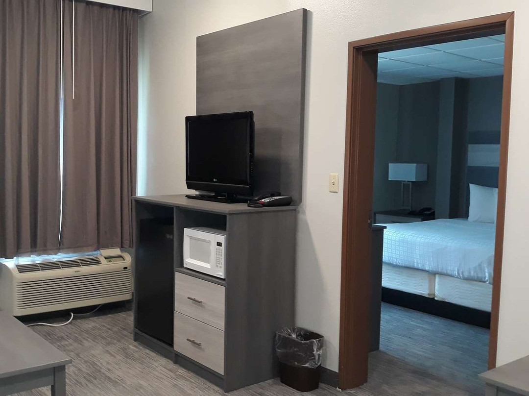 拉法叶贝蒙特套房酒店主图