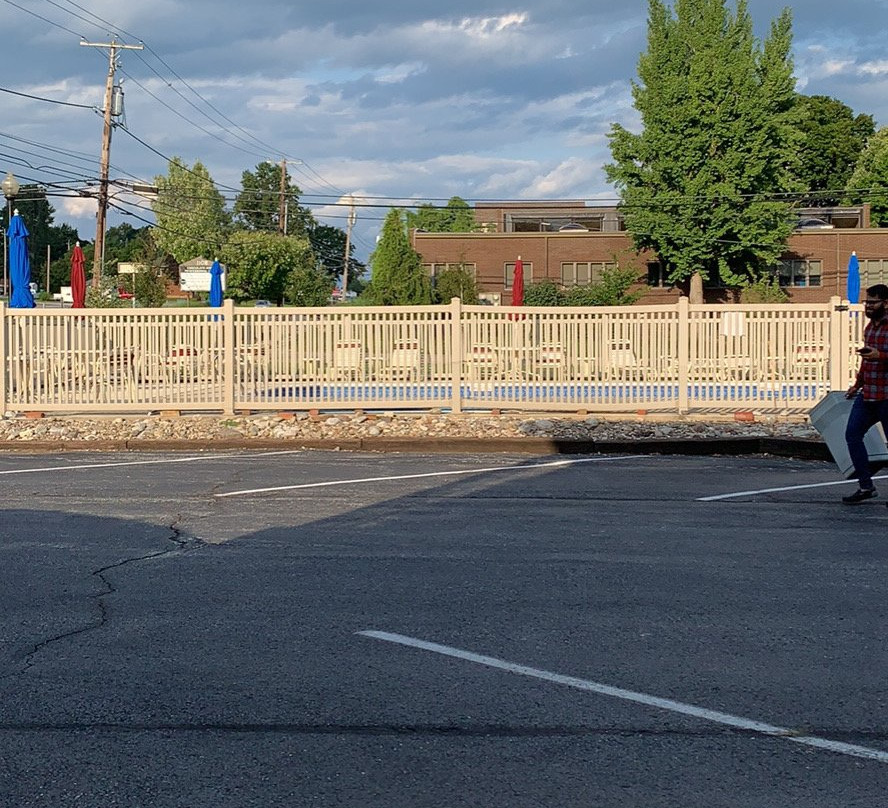 White Rose Motel主图