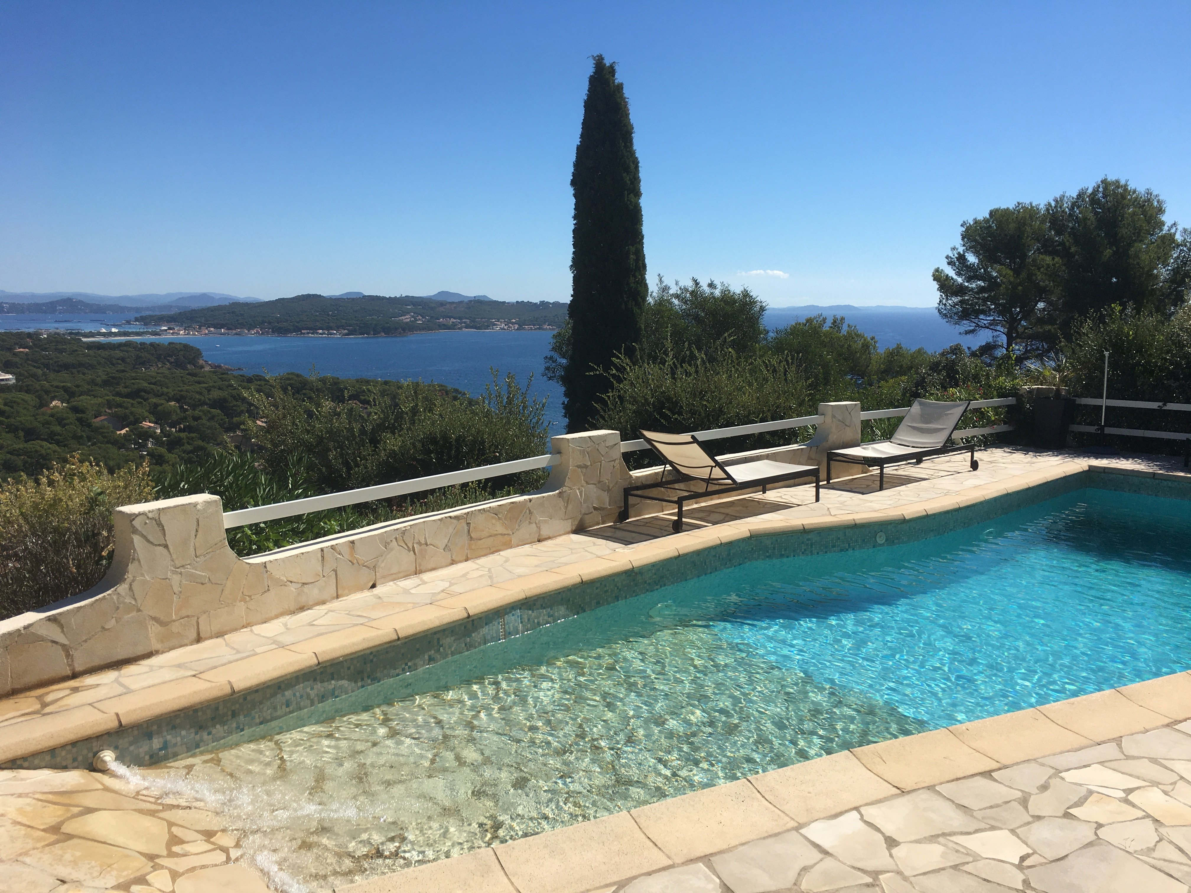 Villa Fabregas-官方