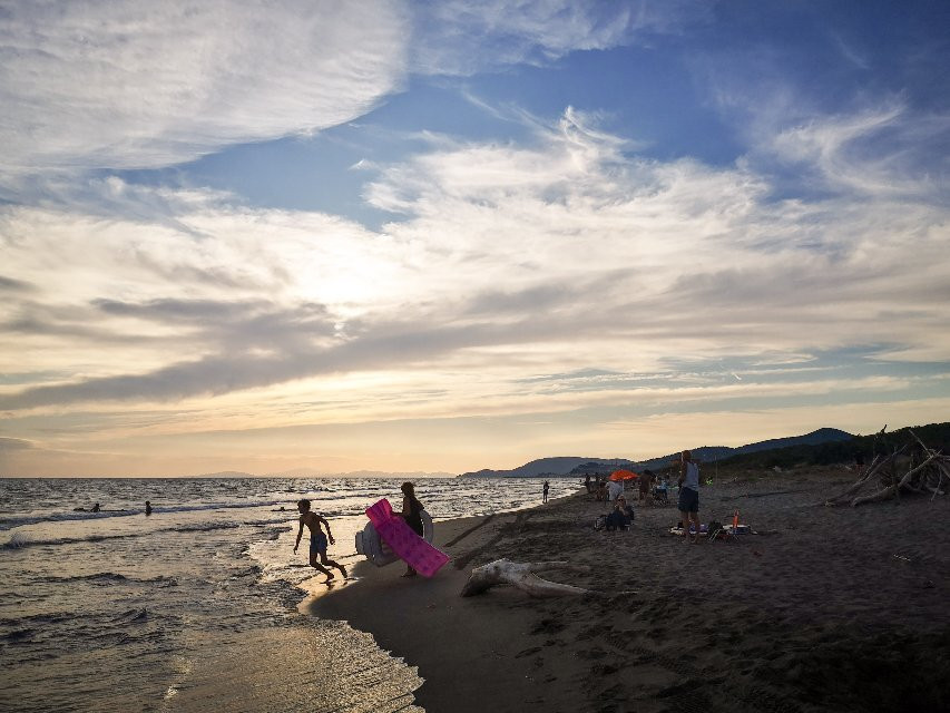 Spiaggia libera Le Marze景点图片