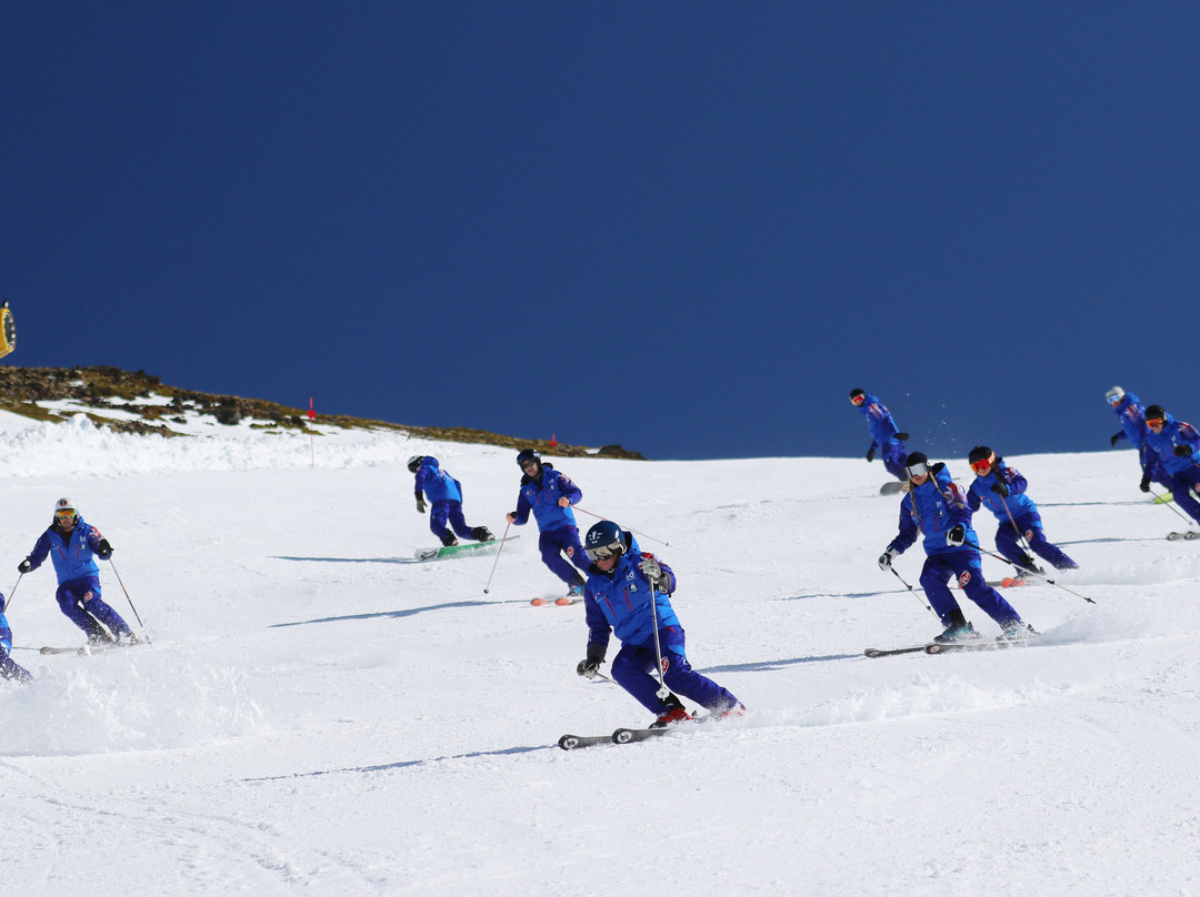 British Ski Center & Sierra Essence景点图片