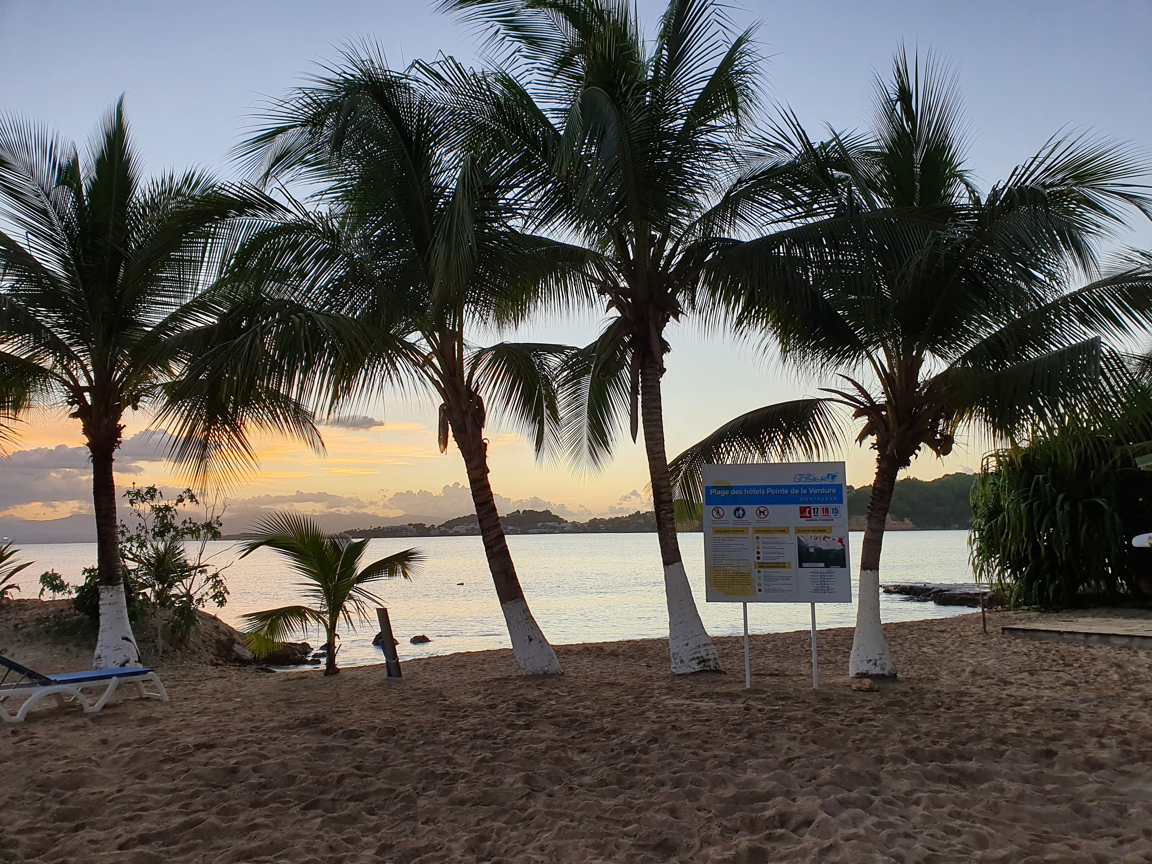 Canella Beach Hotel-Restaurant-泳池