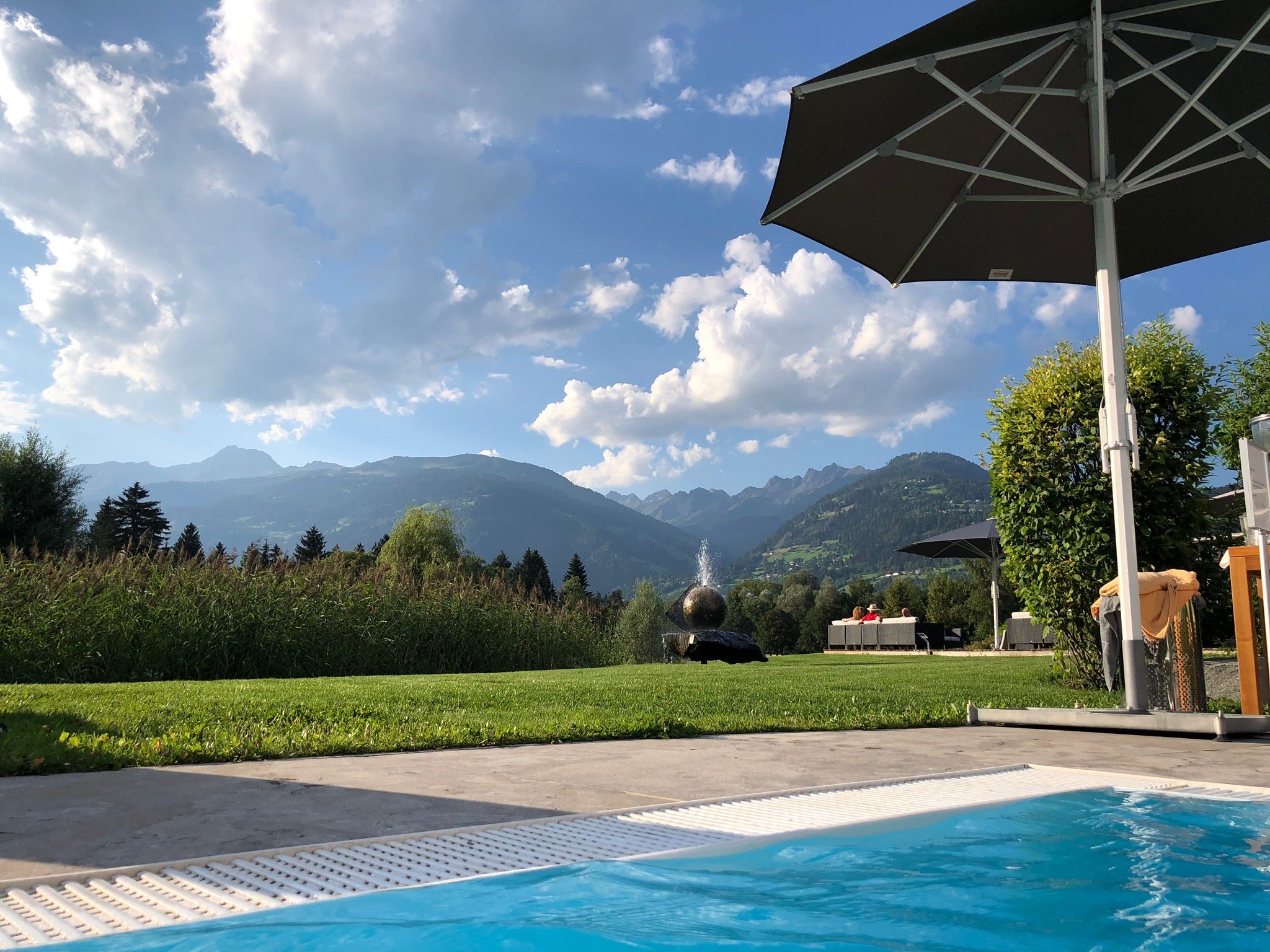 Dolomitengolf Suites-泳池