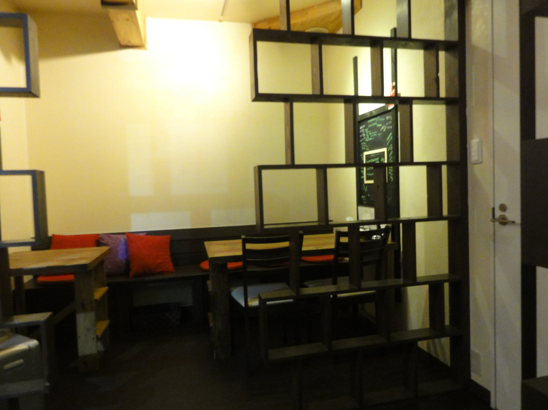 ビストロ アプランドル