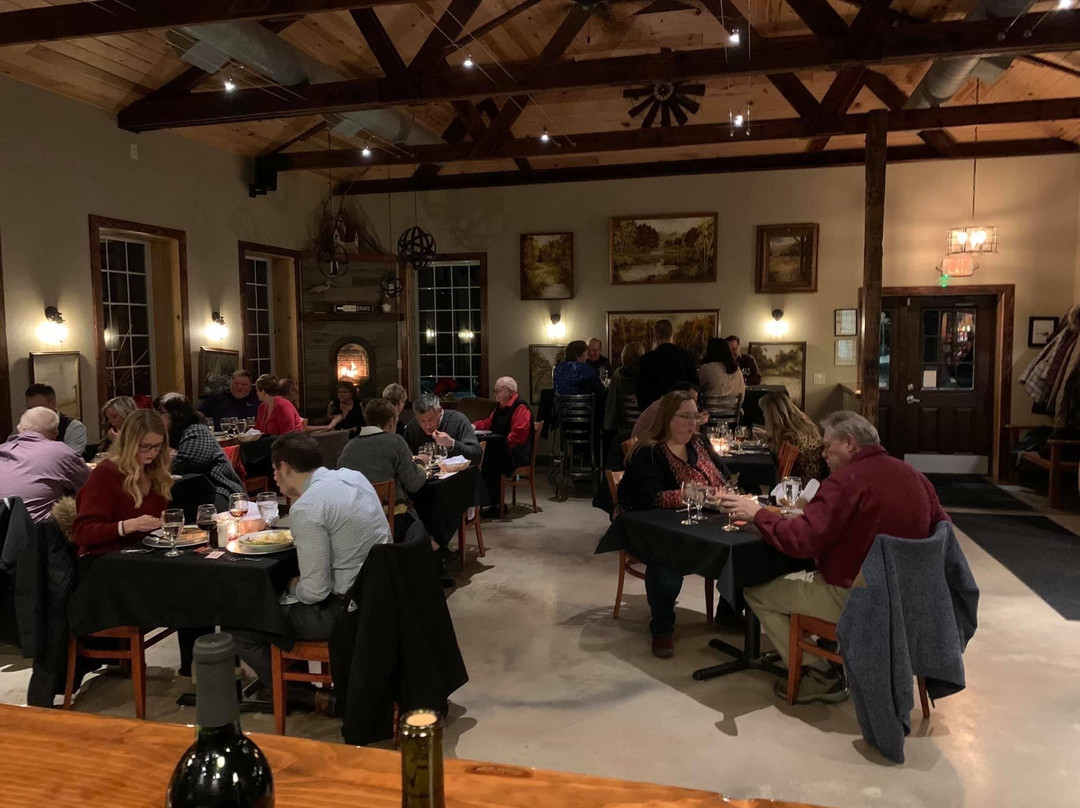 Three Oak Vineyards and Winery景点图片