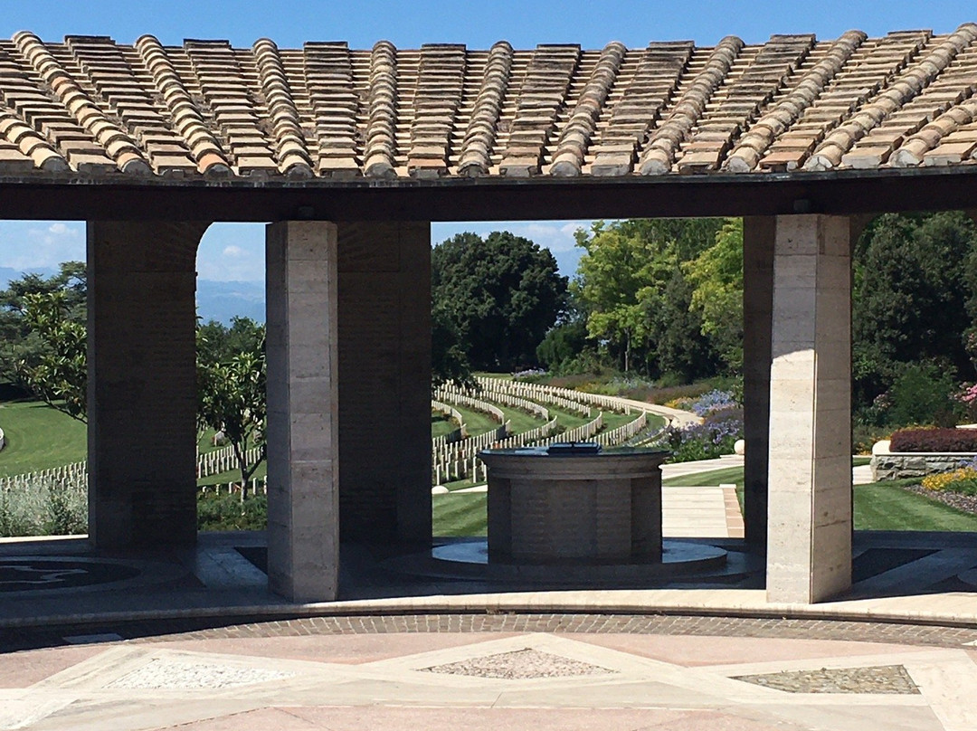 Sangro River War Cemetery景点图片