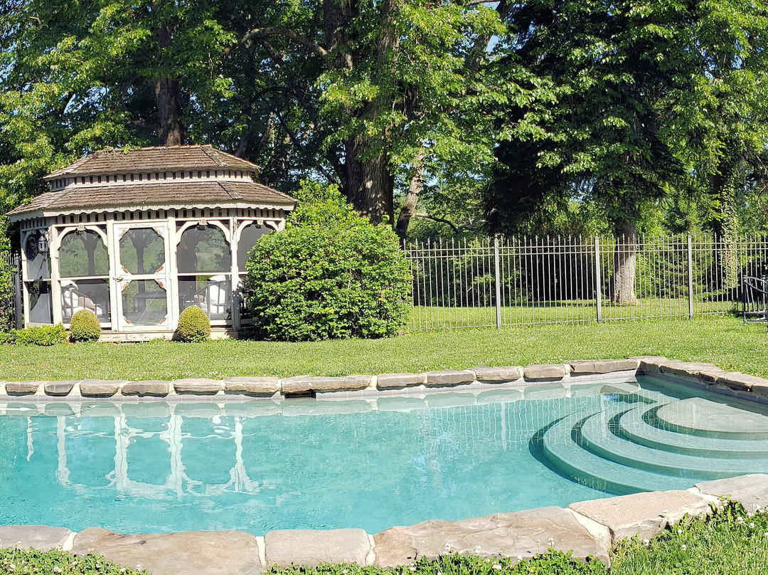 Glen Gordon Manor主图