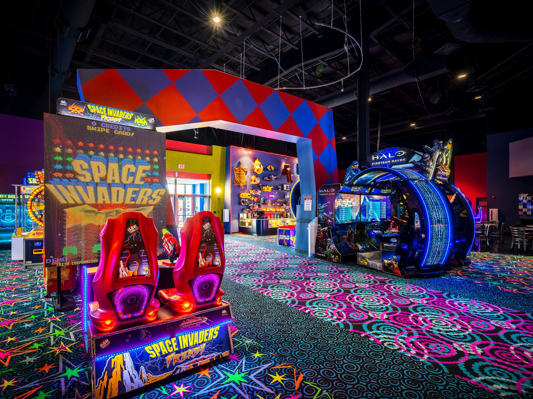 MacDaddy's Entertainment Center景点图片