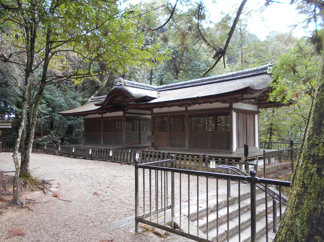 Isonokami Jingu Sessha Izumo Takeo Shrine Haiden景点图片
