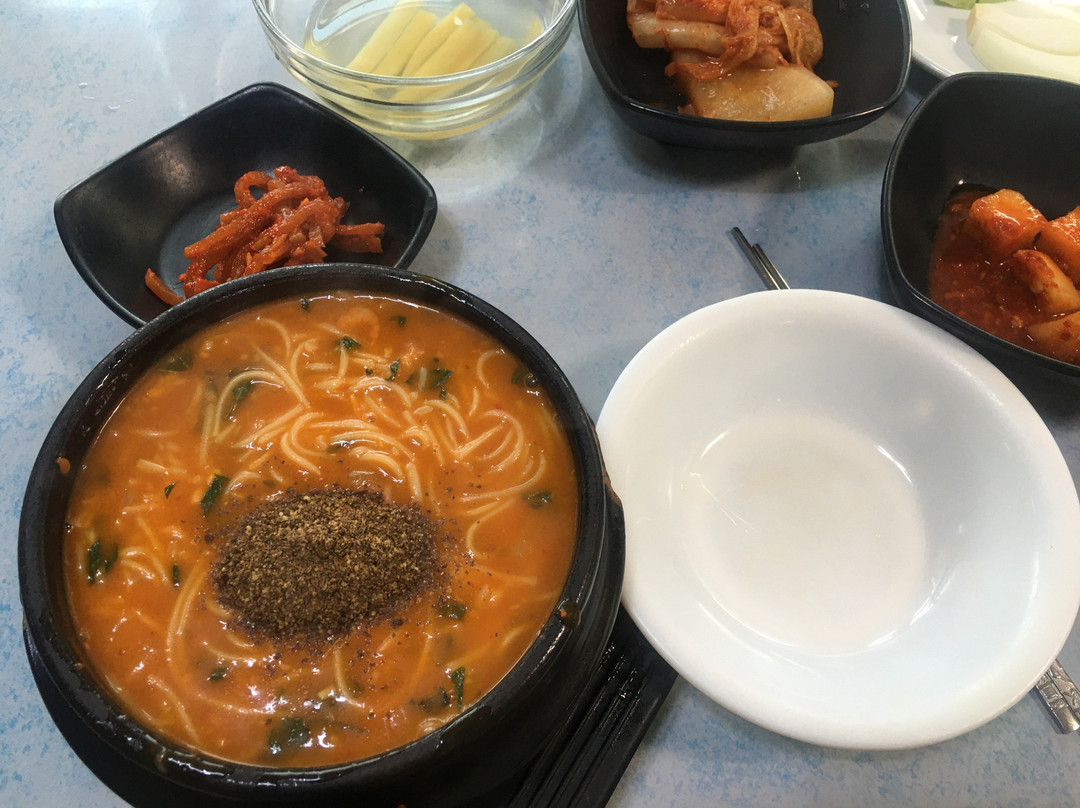 礼山郡餐馆和美食-Ipjil Ne Eo Porridge