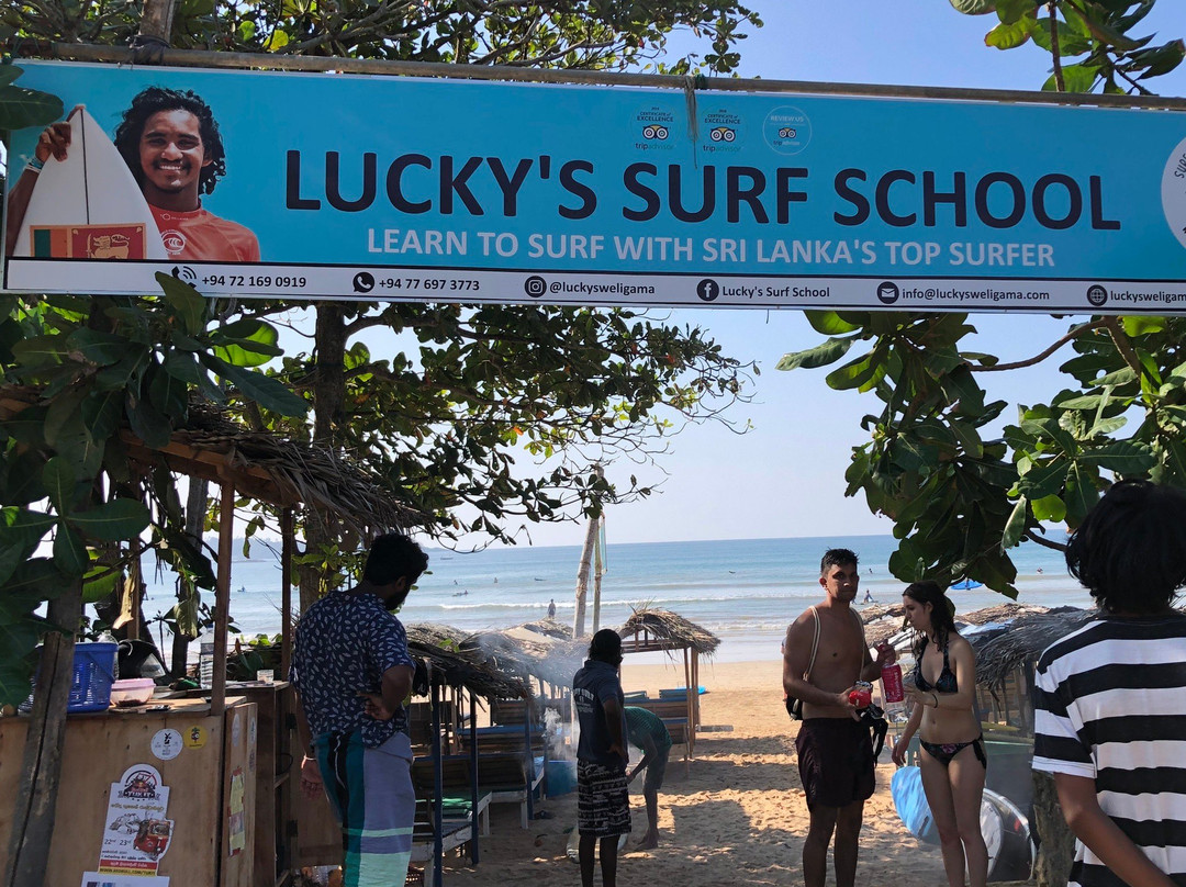 Lucky's Surf School & Surf Camp景点图片
