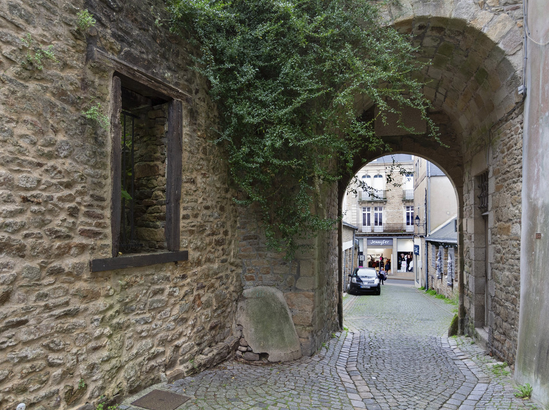 Porte Saint-Jean-瓦讷必去景点