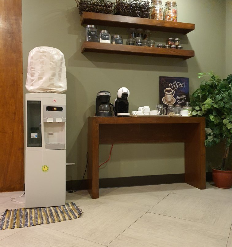 Skyline View Hotel主图