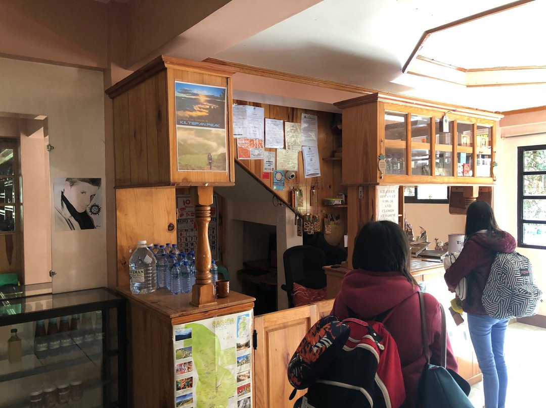 三叶草酒馆旅馆主图