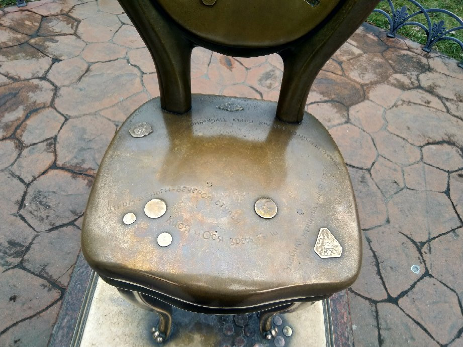 Monument to the 12th Chair-敖德萨必去景点