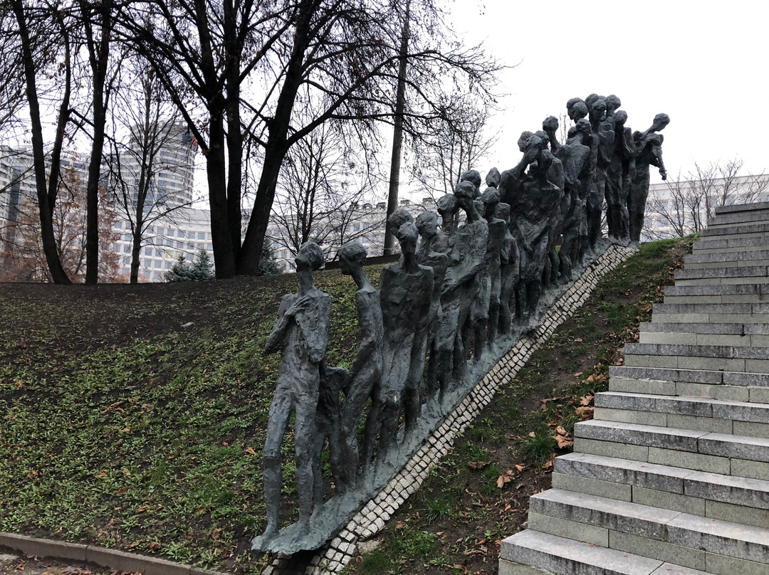 Monument to Fallen Jewish People on March 2, 1942-明斯克必去景点