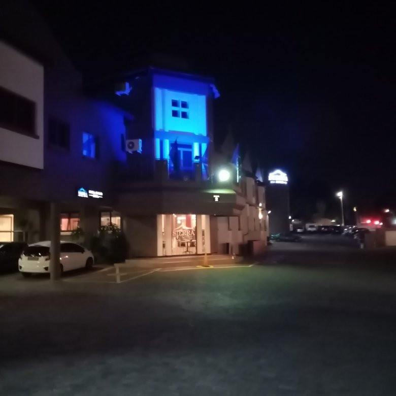 Sierra Square Hotel主图