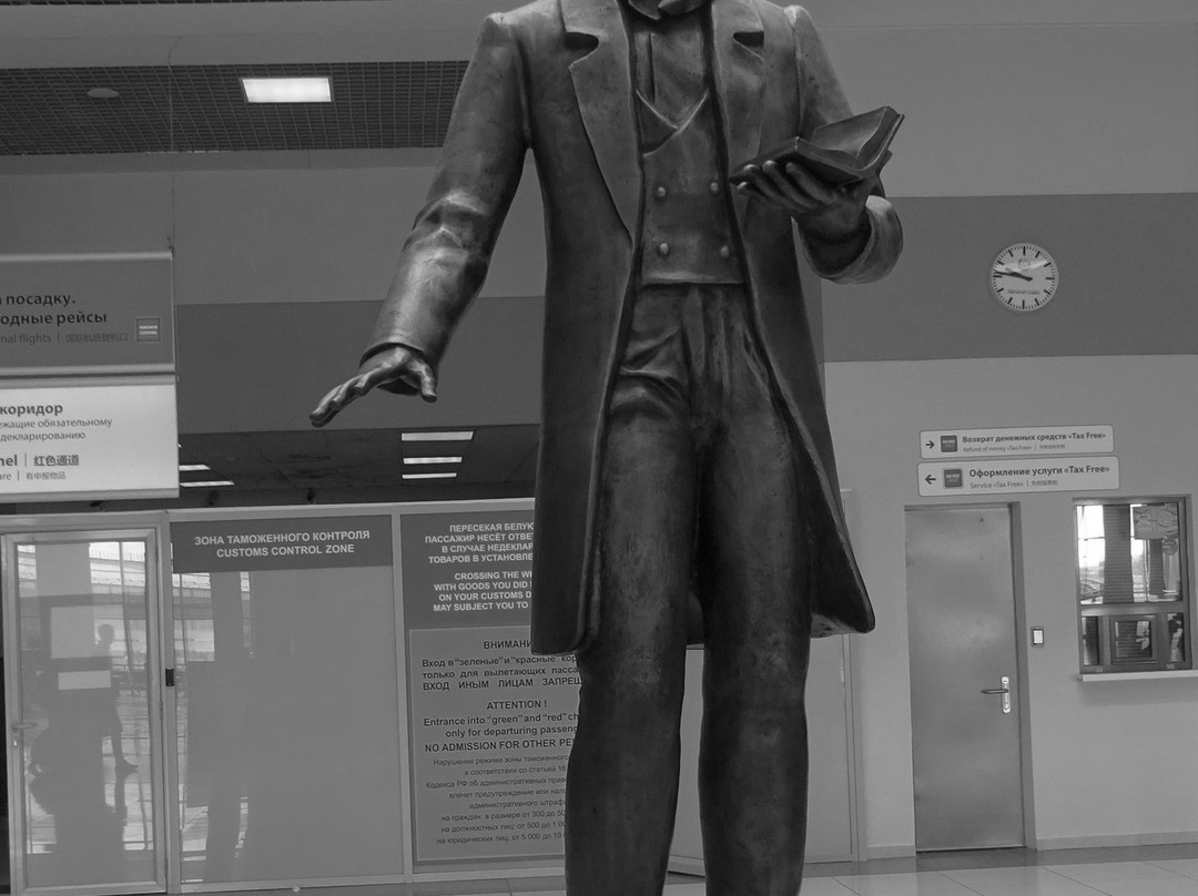 Aleksandr Puskin Statue-希姆基必去景点