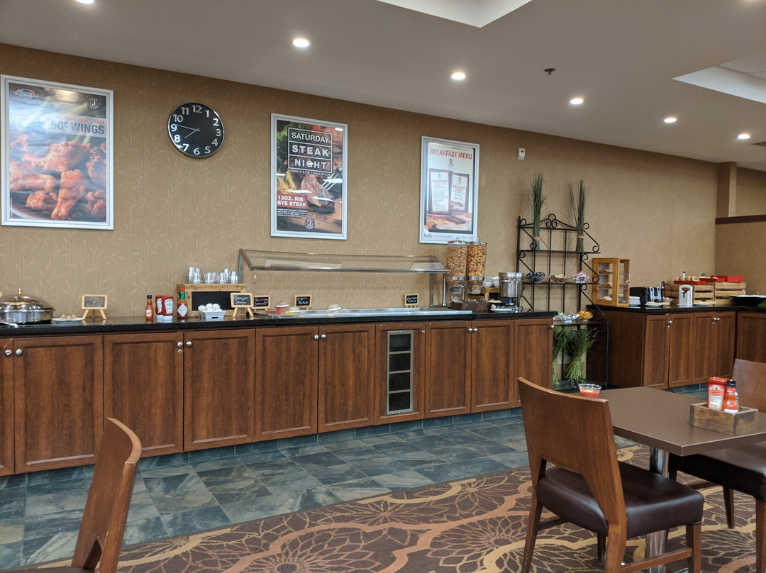 Pomeroy Hotel & Conference Centre Fort St John主图