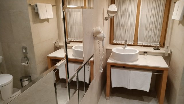 布尔瓦酒店-浴室