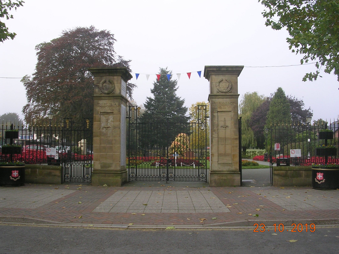 Oswestry War Memorial Gateway景点图片