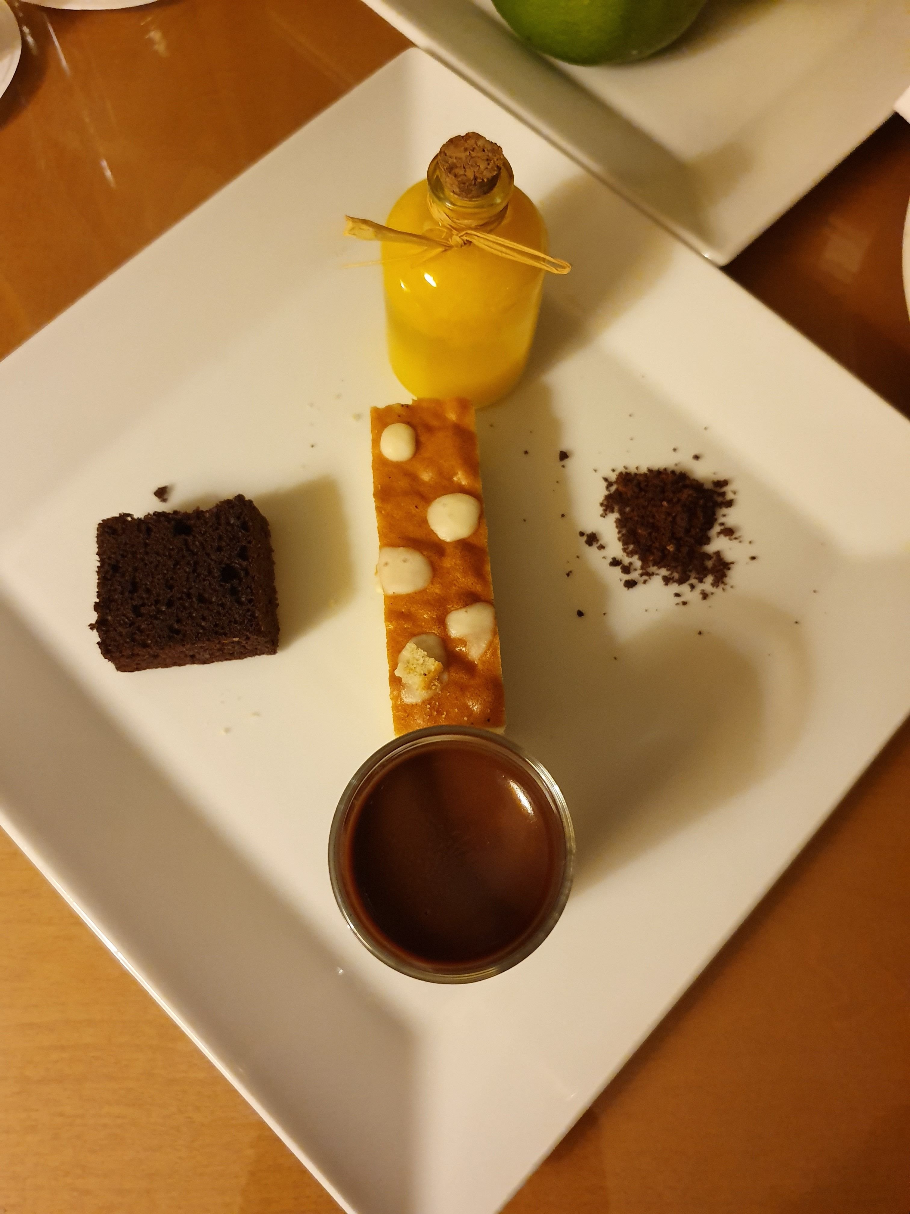 阿达纳赫图纳萨酒店-餐饮