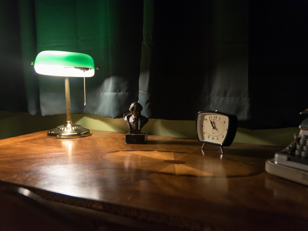 Red Button Escape-科勒尔斯普林斯必去景点