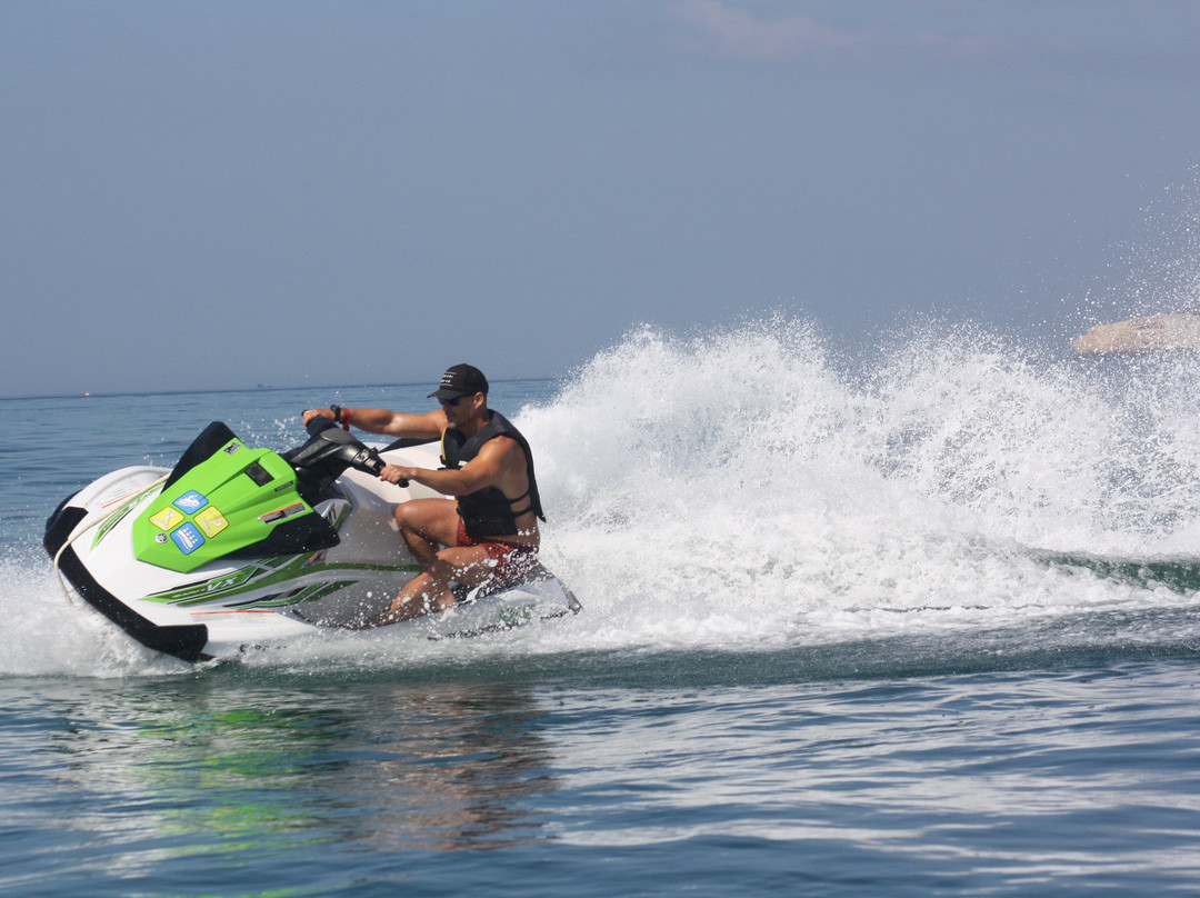 Moments Watersports-阿玛考德佩拉必去景点