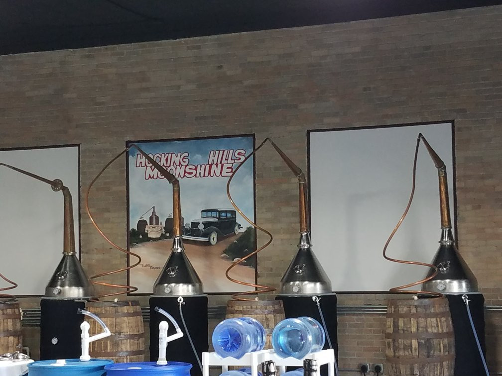 Hocking Hills Moonshine-洛根必去景点