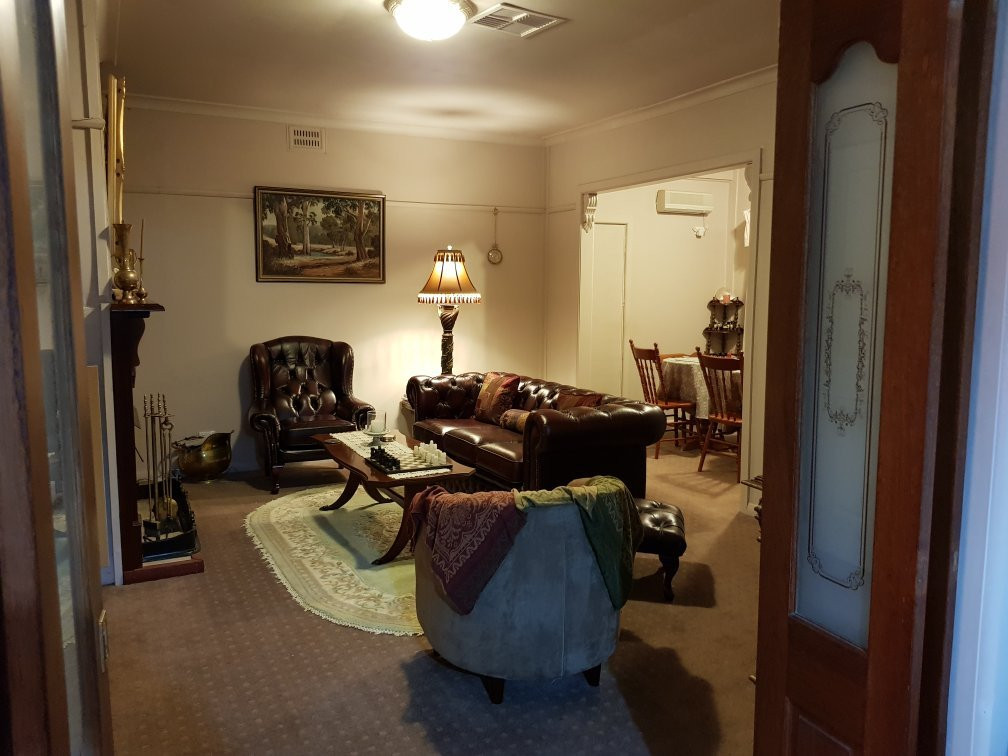 Hillview Oak B&B主图