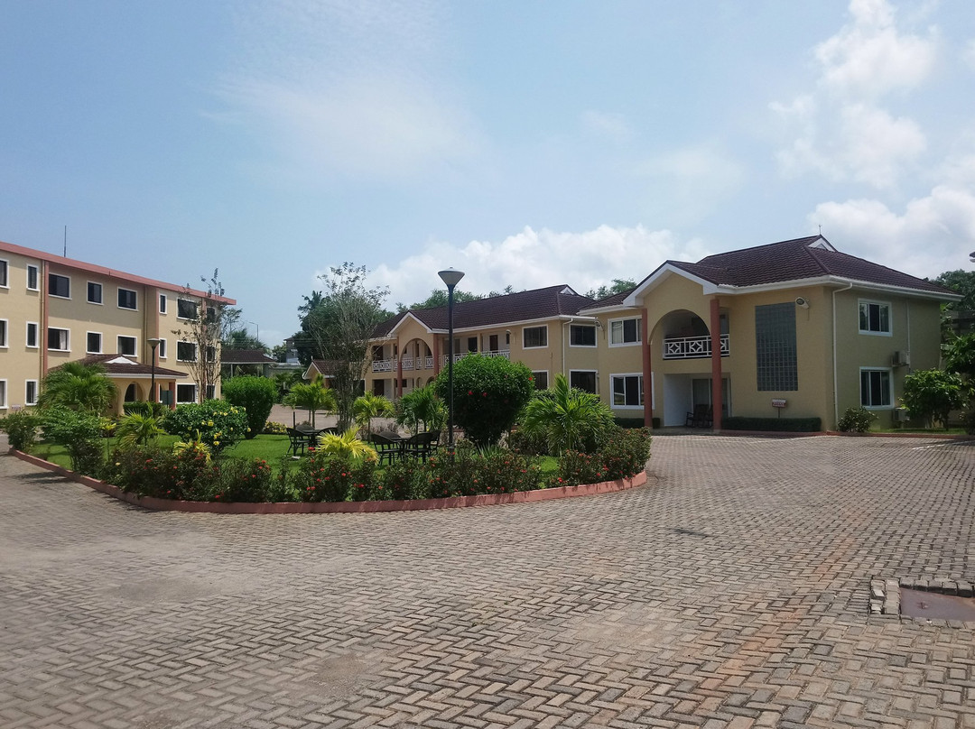 Hillcrest Hotels and Apartment主图