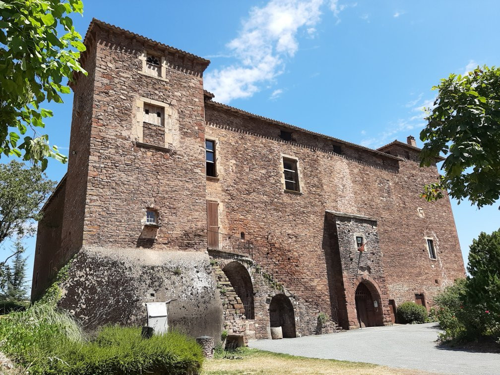 Château de Saint-Izaire-Saint-Izaire必去景点