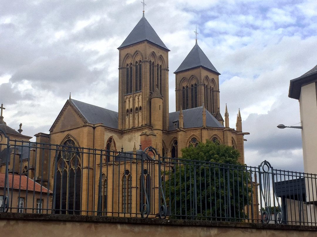 Basilique Saint-Vincent景点图片