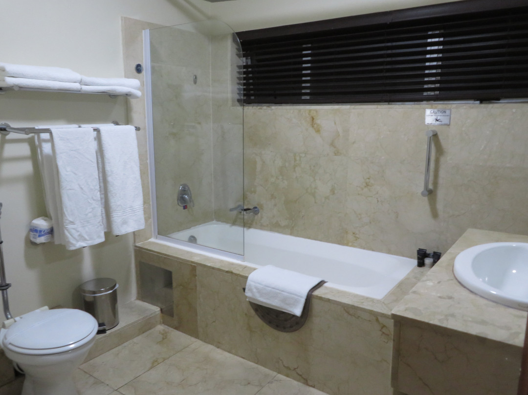 贝莱尔套房酒店主图