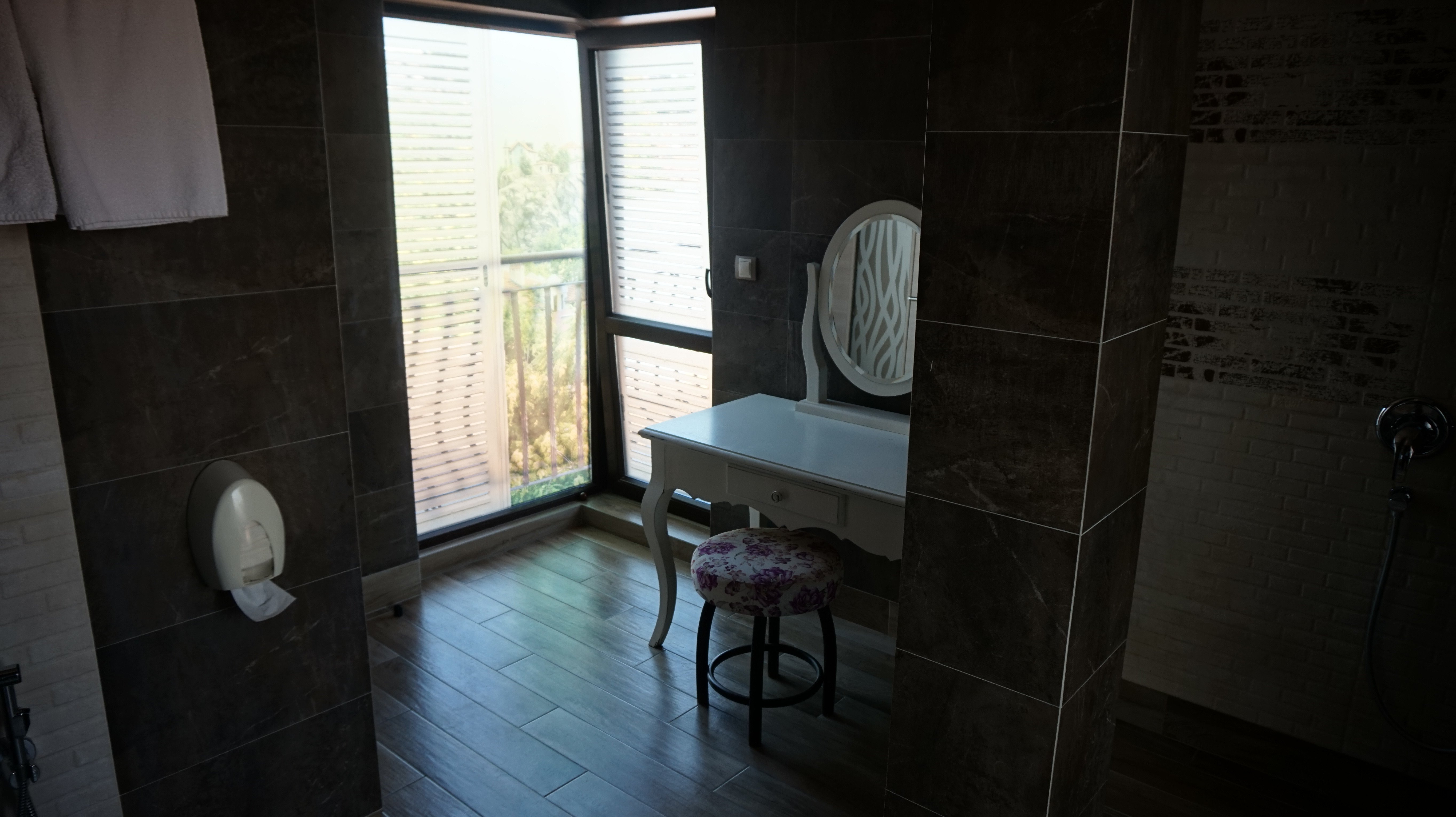 8 1/2 Art Guest House-浴室