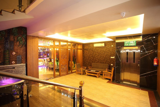 郁金香酒店主图