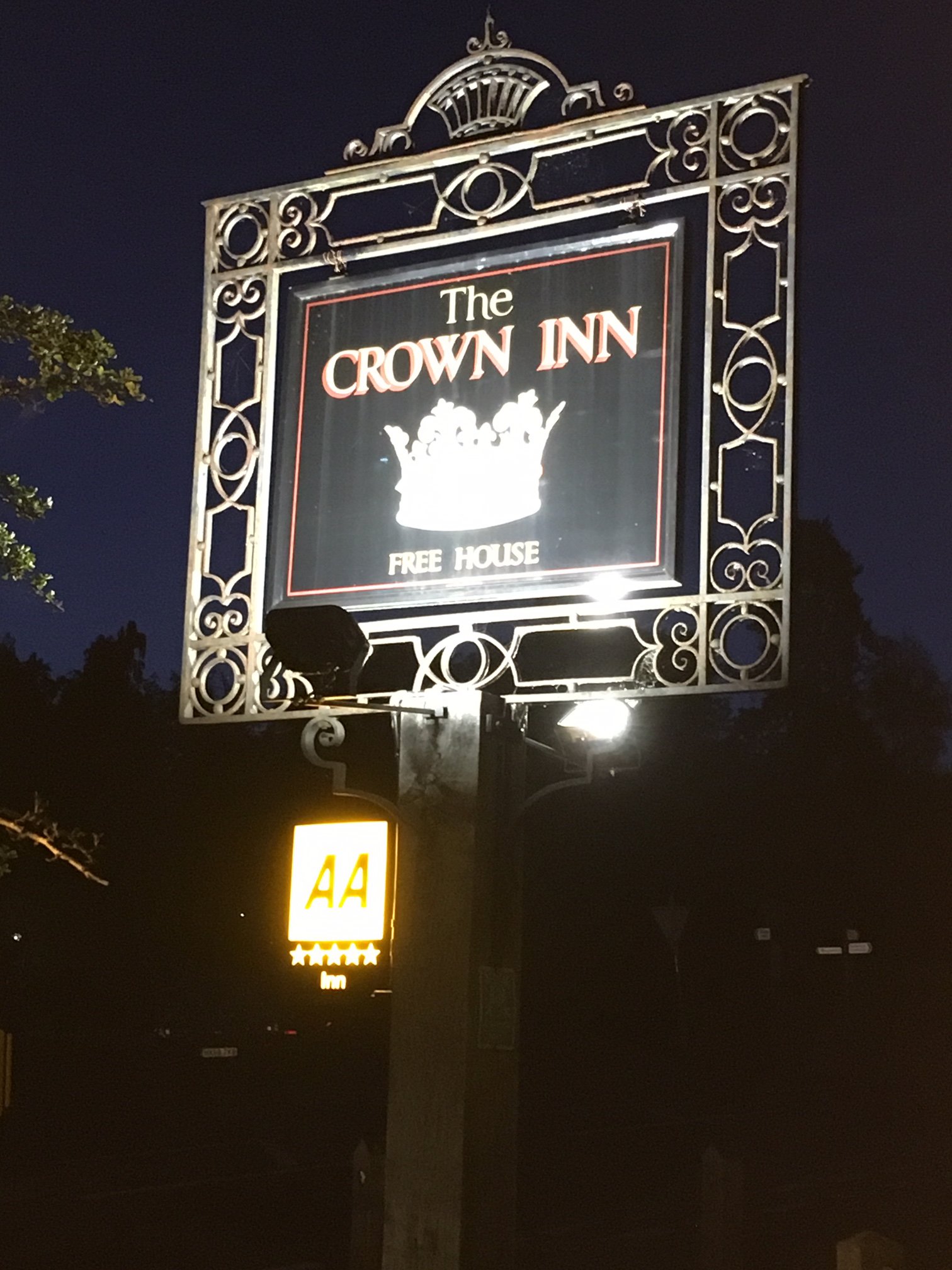 The Crown Inn Hotel-浴室