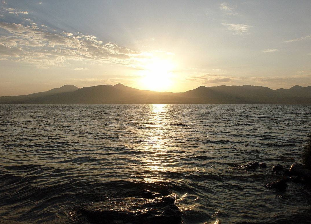 Paravani Lake景点图片