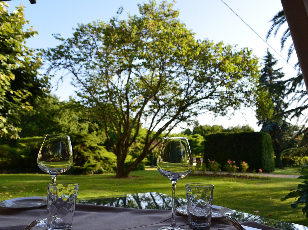 拉兰德城堡酒店主图