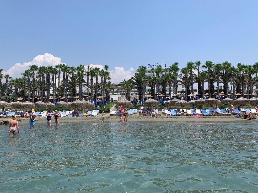 格兰德度假酒店主图