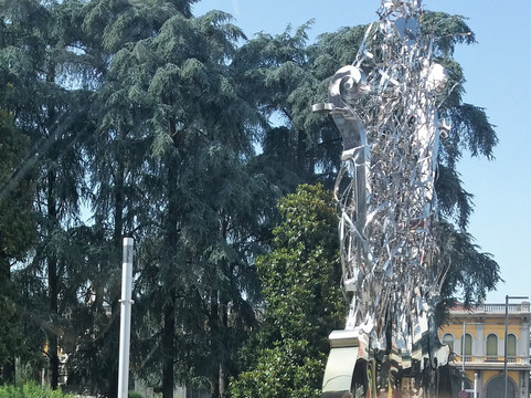 Stazione Centrale-克雷莫纳必去景点