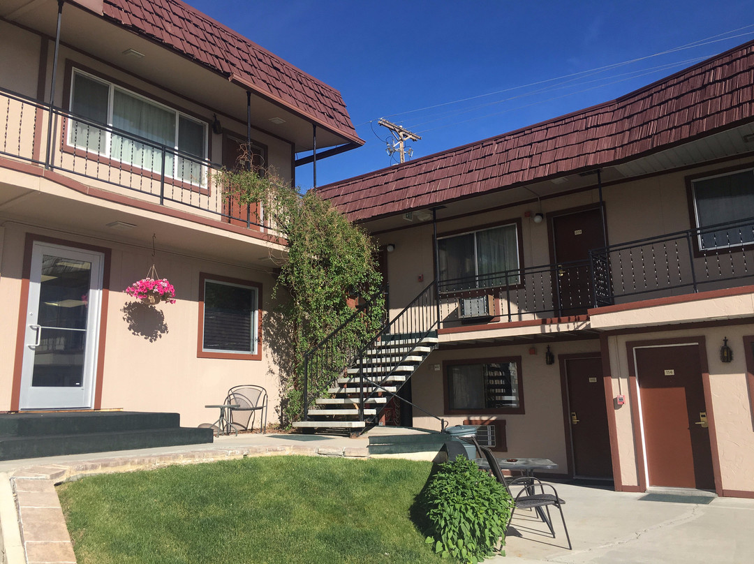 Bristlecone Motel主图