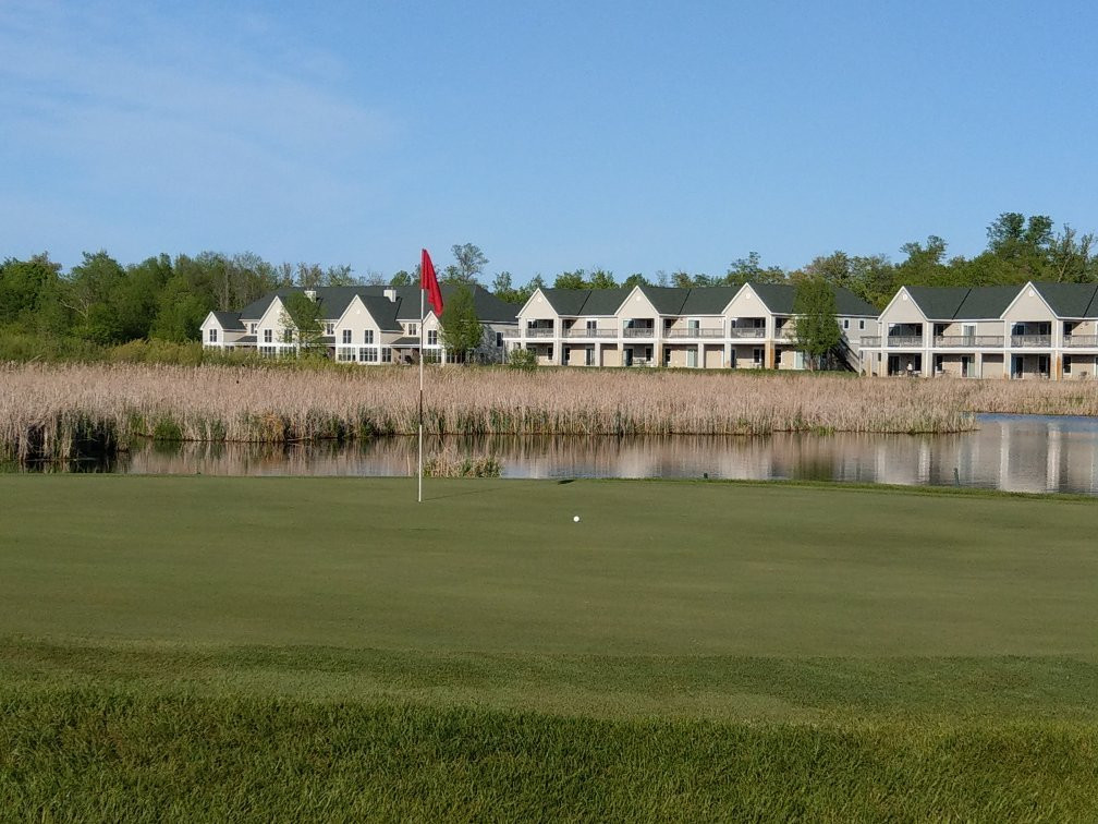 Village At Izatys主图