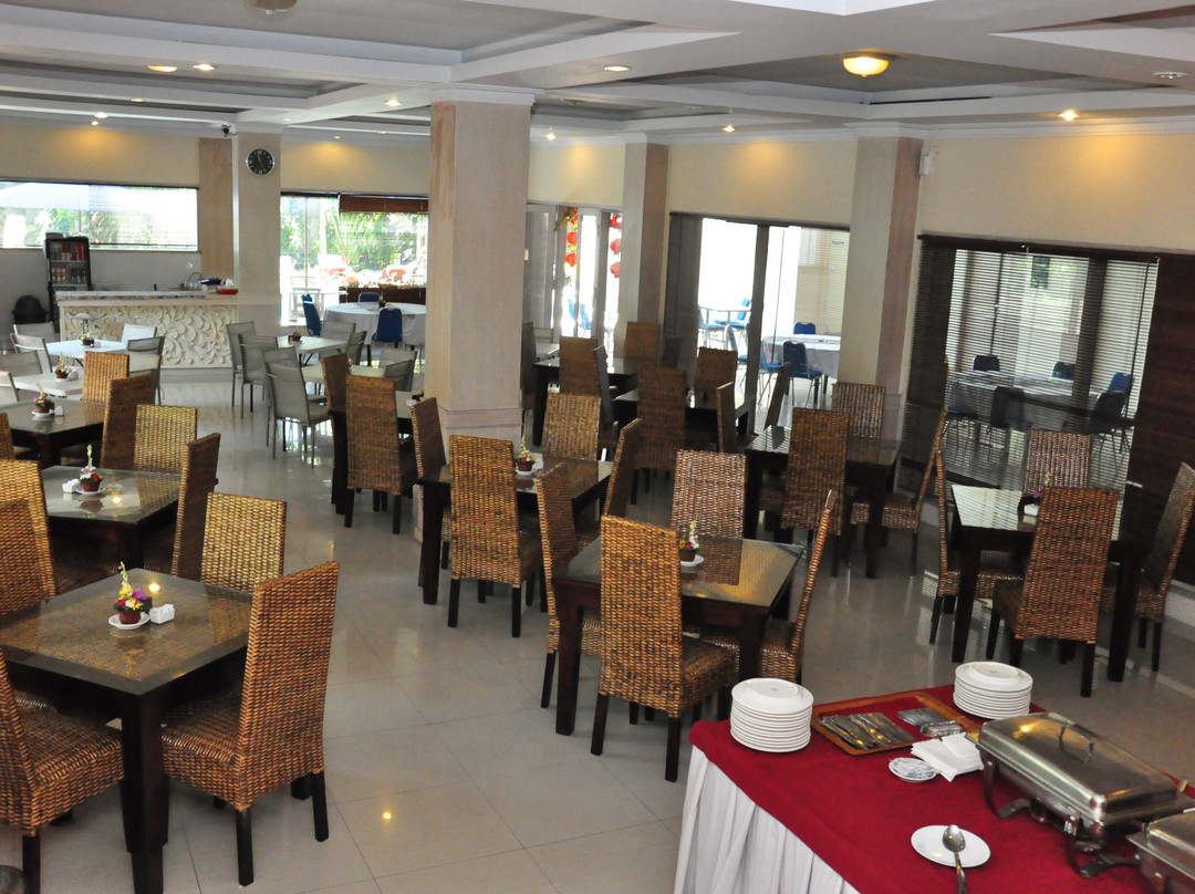 登巴萨普瑞沙伦酒店主图